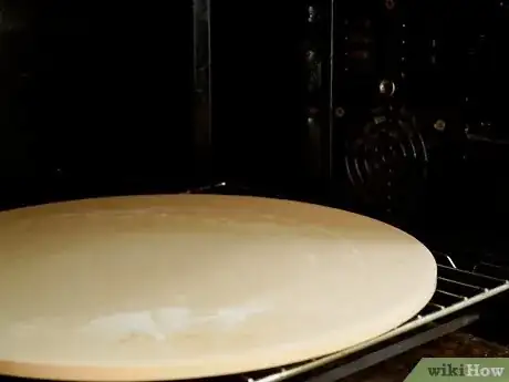 Imagen titulada Clean a Pizza Stone Step 19