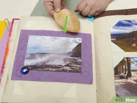 Imagen titulada Make Homemade Scrapbooks Step 7