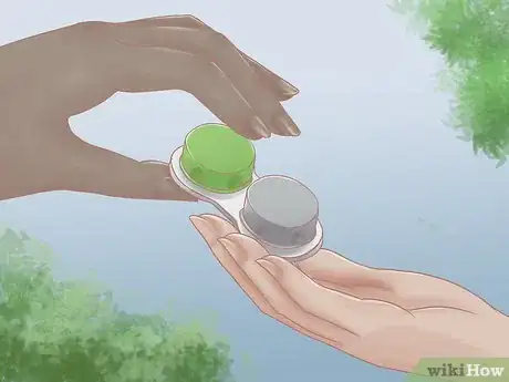 Imagen titulada Care for Contact Lenses Step 11
