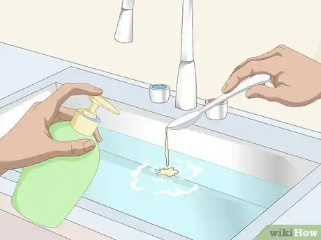 Imagen titulada Keep Your Rabbit's Fur Clean and Untangled Step 9
