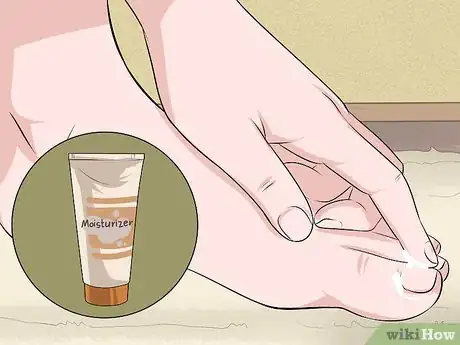Imagen titulada Give Yourself a Pedicure Using Salon Techniques Step 8