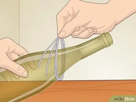 Imagen titulada Cut Wine Bottles for Crafts Step 2