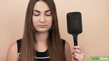 Imagen titulada Comb Long Hair Step 5