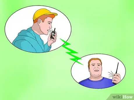 Imagen titulada Talk on a Radio (Walkie Talkie) Step 6