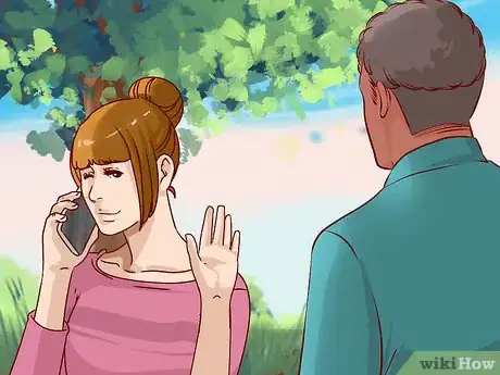 Imagen titulada Pretend You Are Talking on the Phone Step 3