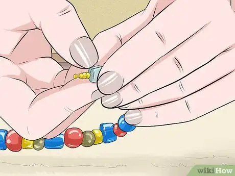 Imagen titulada Open a Pandora Bracelet Step 14