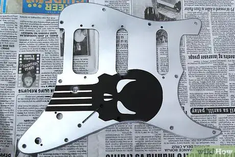 Imagen titulada Decorate a Guitar Step 12