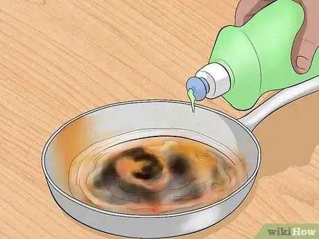 Imagen titulada Clean a Scorched Pan Step 2