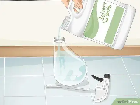 Imagen titulada Apply Tile Sealer Step 12