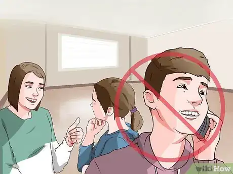 Imagen titulada Make a Guy Come Talk to You Step 5