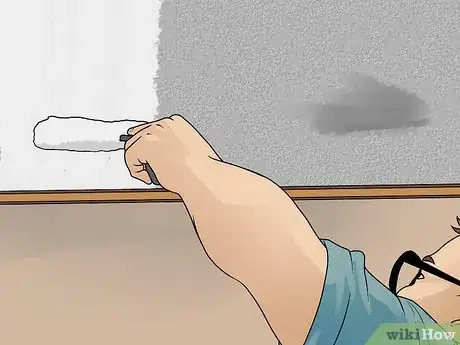 Imagen titulada Paint a Popcorn Ceiling Step 15
