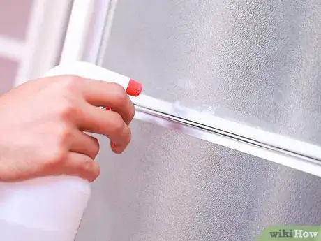 Imagen titulada Clean Glue from Windows Step 10