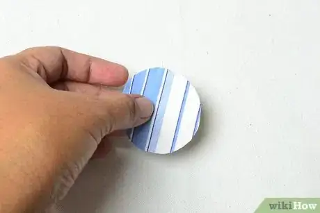 Imagen titulada Make Fabric Earrings Step 22