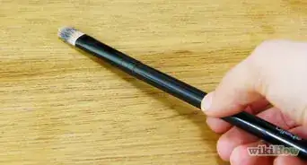 limpiar las brochas de maquillaje con alcohol