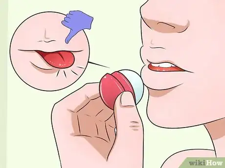 Imagen titulada Stop Licking Your Lips Step 4