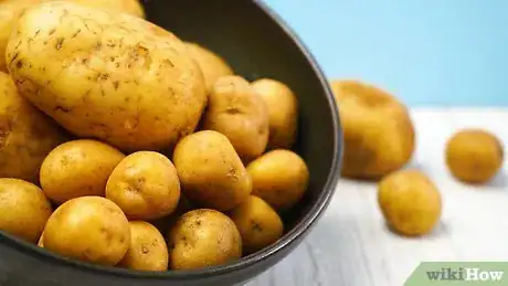 Imagen titulada Parboil Potatoes Step 1