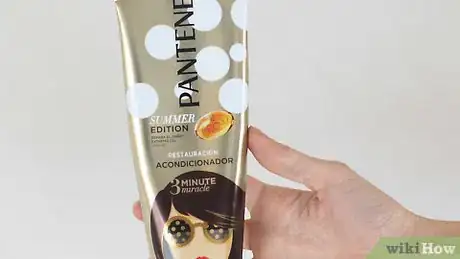 Imagen titulada Condition Your Hair Step 2