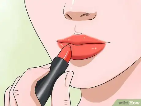 Imagen titulada Stop Licking Your Lips Step 6
