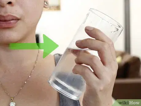 Imagen titulada Heal Dry Skin Around Eyes Step 3