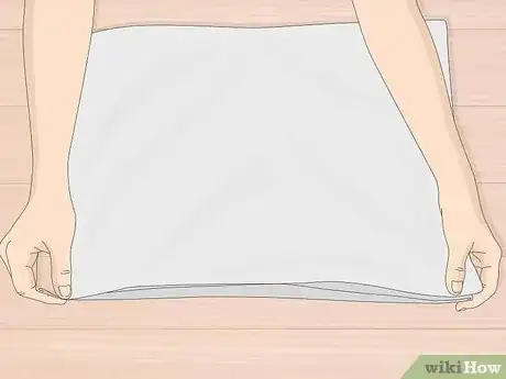 Imagen titulada Fold Towels Step 3