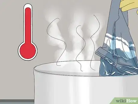 Imagen titulada Shrink a Bathing Suit Step 3