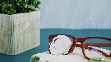 Imagen titulada Fix Scratched Glasses Step 11
