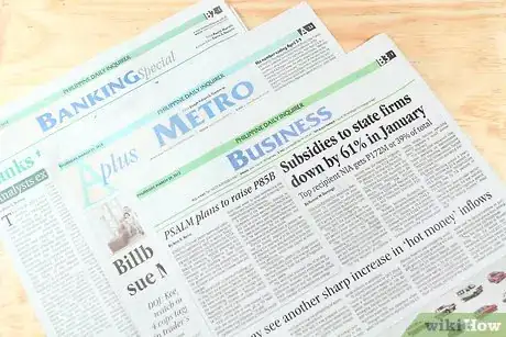 Imagen titulada Create Flip Flops out of Newspaper Step 1