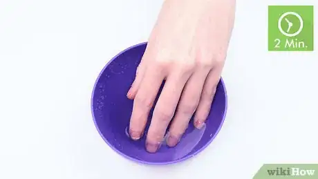 Imagen titulada Remove Glitter Nail Polish Step 10