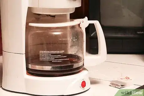 Imagen titulada Make Tea Using a Coffee Pot Step 4