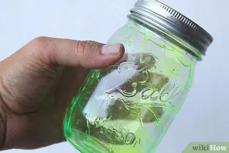 Imagen titulada Make Glow Jars Step 12