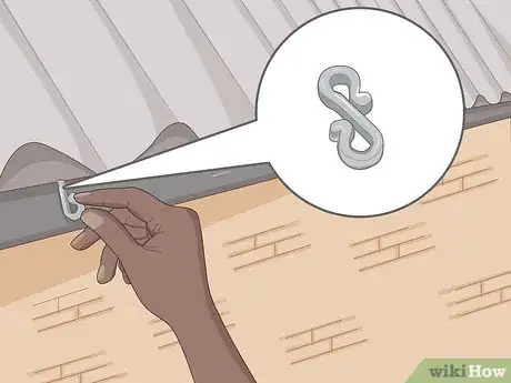 Imagen titulada Hang Christmas Lights Outside Without Nails Step 1