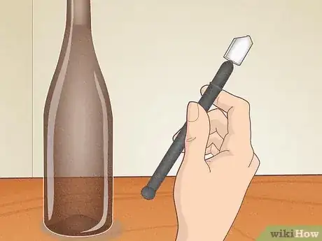 Imagen titulada Cut Wine Bottles for Crafts Step 8