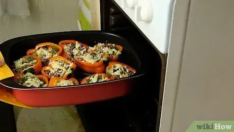 Imagen titulada Cook Stuffed Peppers Step 39