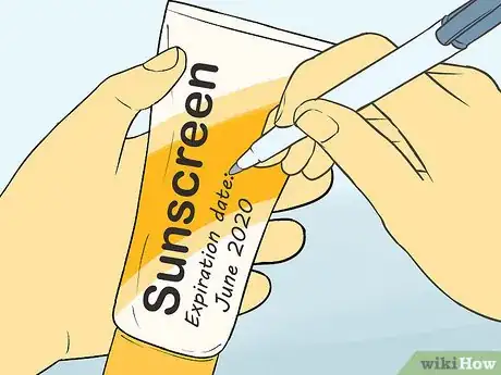 Imagen titulada Know if Sunscreen Has Expired Step 2