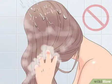 Imagen titulada Bleach Brown Hair Step 5