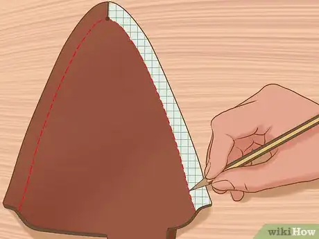 Imagen titulada Make a Knife Sheath Step 17