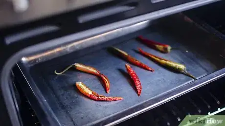 Imagen titulada Dry Peppers Step 6