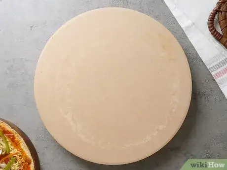 Imagen titulada Clean a Pizza Stone Step 20