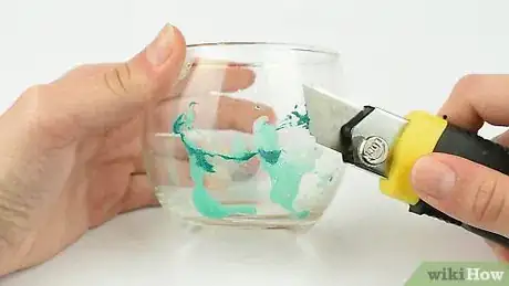 Imagen titulada Remove Acrylic Paint Step 20