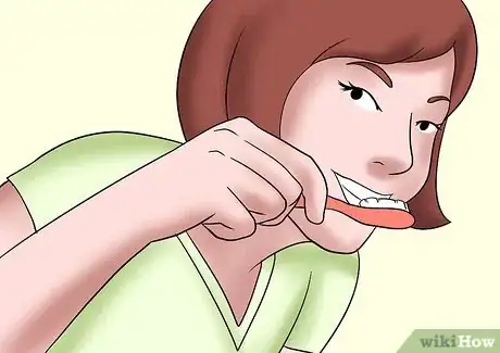 Imagen titulada Brush Your Teeth with a Tongue Piercing Step 4