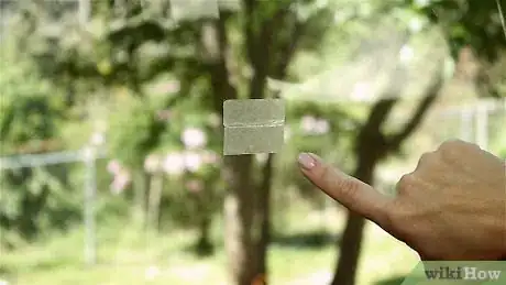 Imagen titulada Remove Tape Step 1
