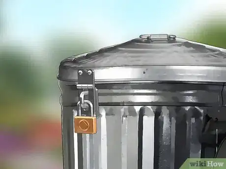 Imagen titulada Keep Raccoons Out of a Trash Can Step 2