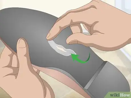 Imagen titulada Fix Holes in Shoes Step 5