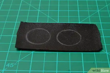 Imagen titulada Make Leather Earrings Step 2
