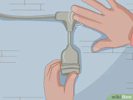 Imagen titulada Hang Christmas Lights Outside Without Nails Step 9