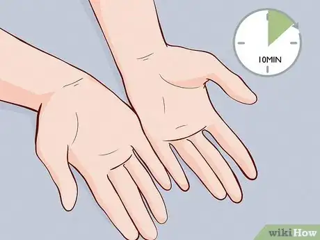Imagen titulada Apply Perfume Step 11