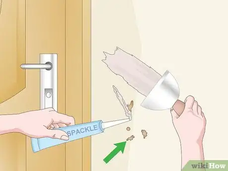 Imagen titulada Create Clean Paint Edges on Interior Walls Step 8