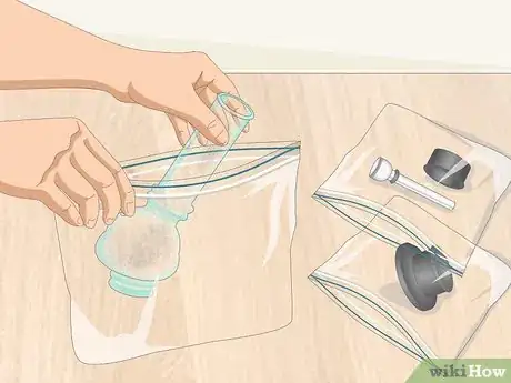Imagen titulada Clean an Acrylic Bong Step 3