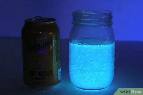 Imagen titulada Make Glow Jars Step 46