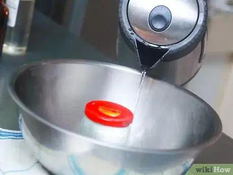 Imagen titulada Apply Castor Oil for Hair Step 5